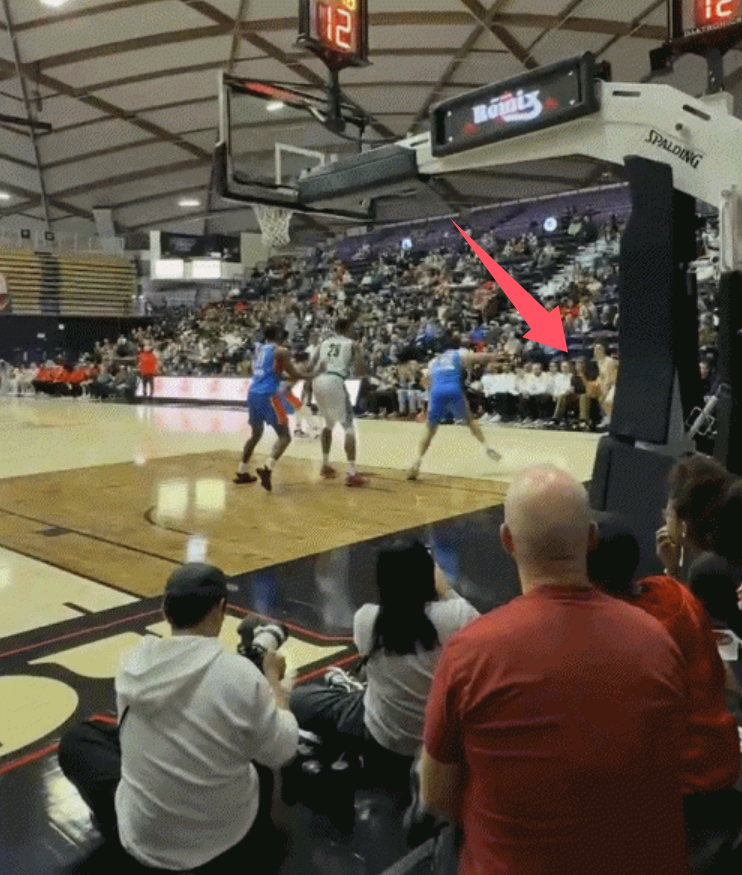 NG体育线上入口-10个助攻变2个，杨瀚森三双没了！8次秒传猪队友却吐饼，不如CBA